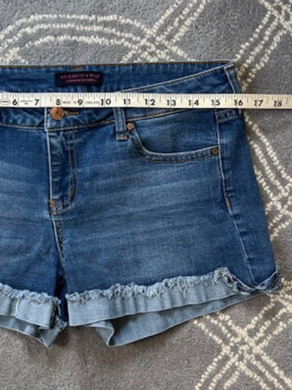 Celebrity Pink  Cutoff Cuffed Denim Jean Shorts Women's Size  5/27 - Picture 8 of 9